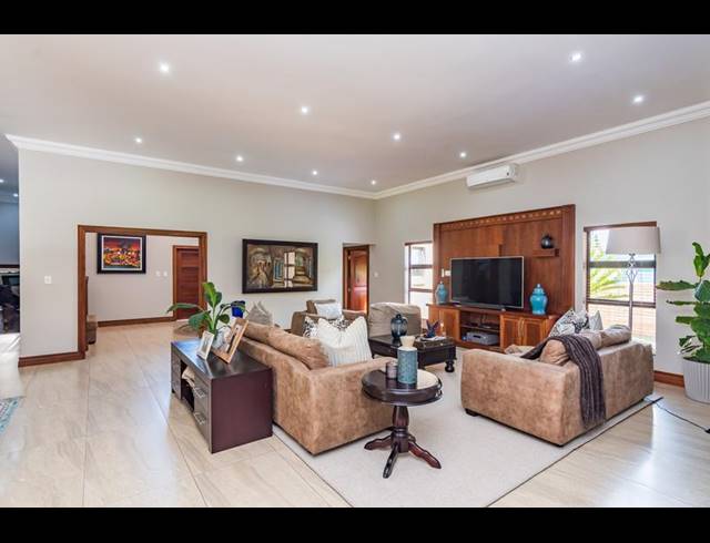 4 BEDROOM HOUSE FOR SALE IN MIDSTREAM ESTATE